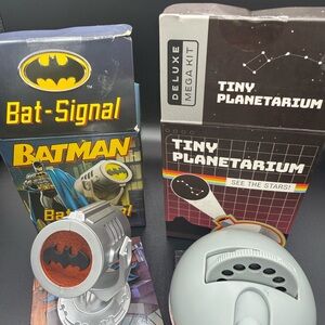 Batman Bat-Signal Projector & Tiny Planetarium Set